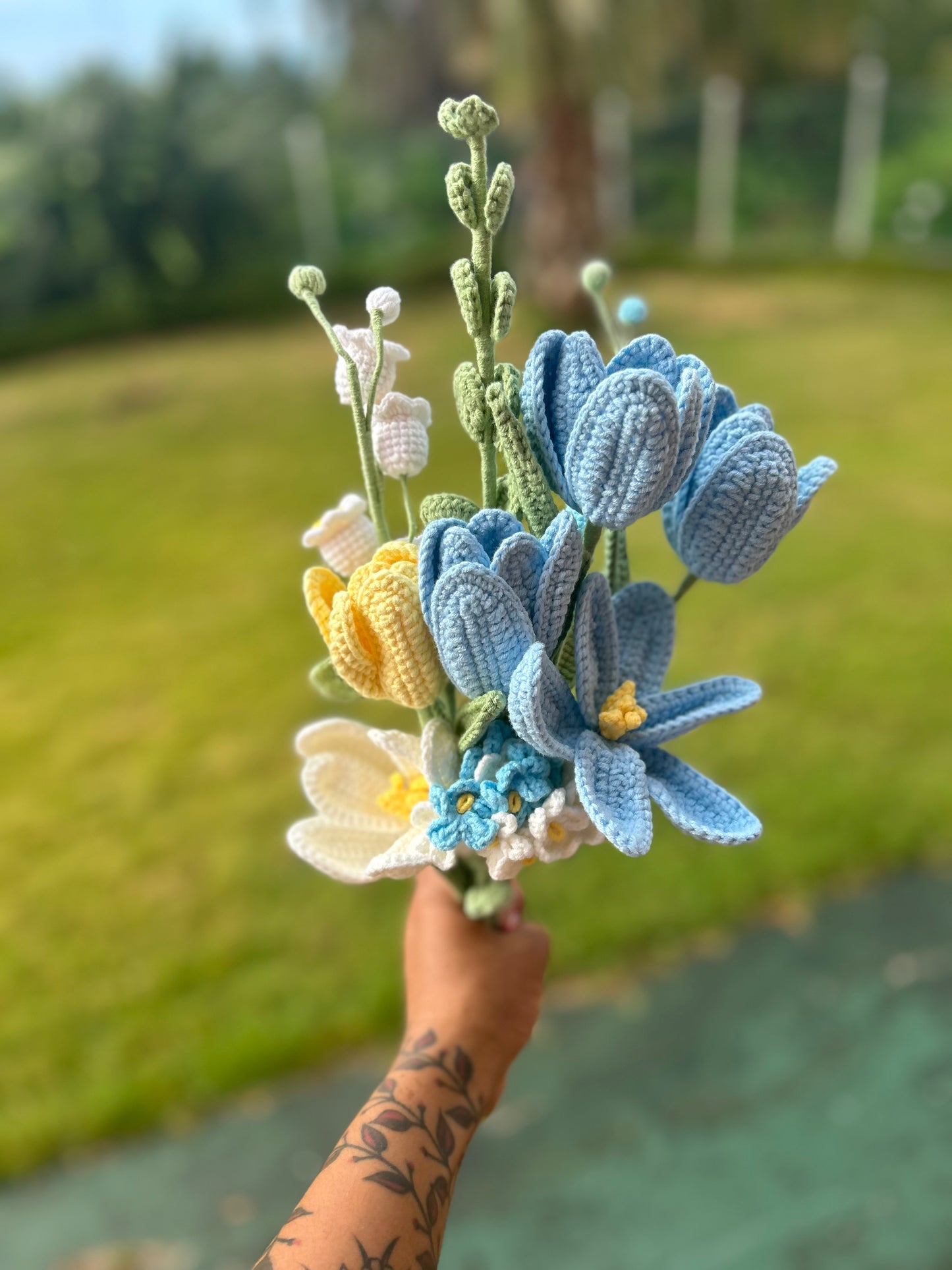 Crochet Tulip Bouquet (Assorted Colors)