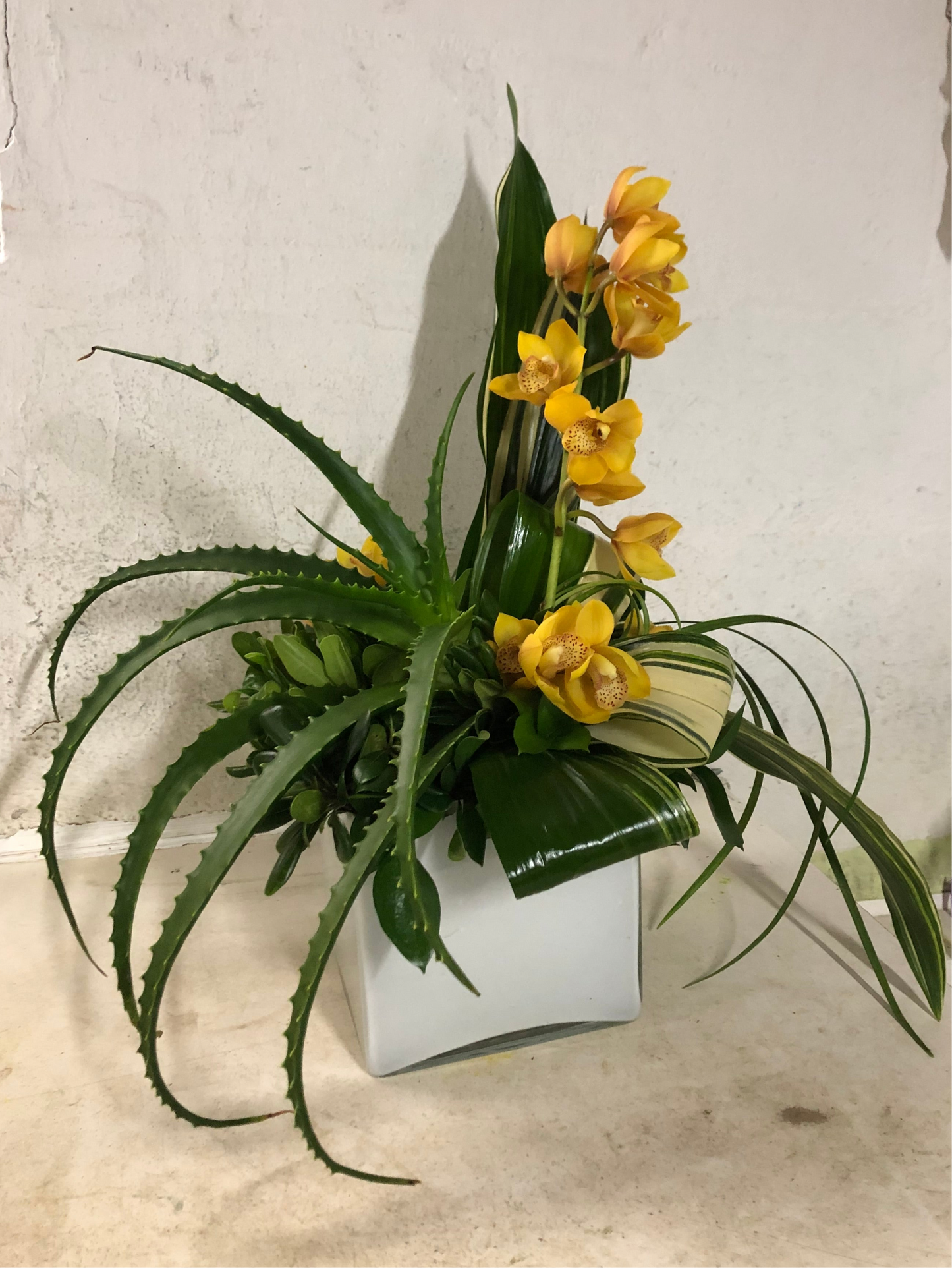 Contract Arrangement (Modern Long Lasting Designs)