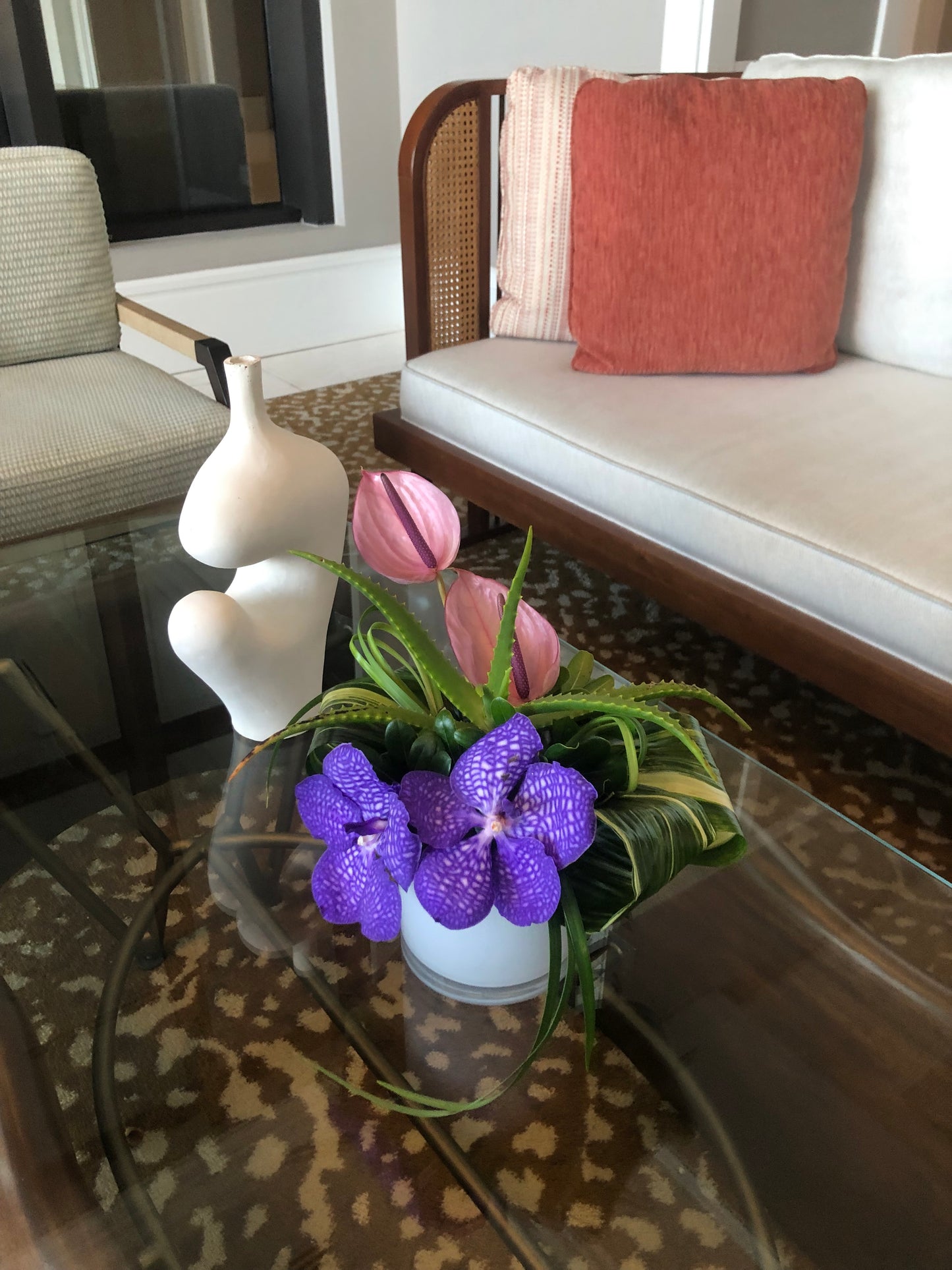 Contract Arrangement (Modern Long Lasting Designs)